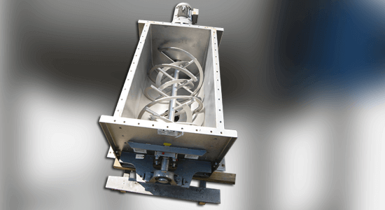 دستگاه بلندر میکسر پودر در شرکت پاشا صنعت البرز با خطای نزدیک به صفر و با استفاده از تمام حجم مخزن انجام می گیرد.